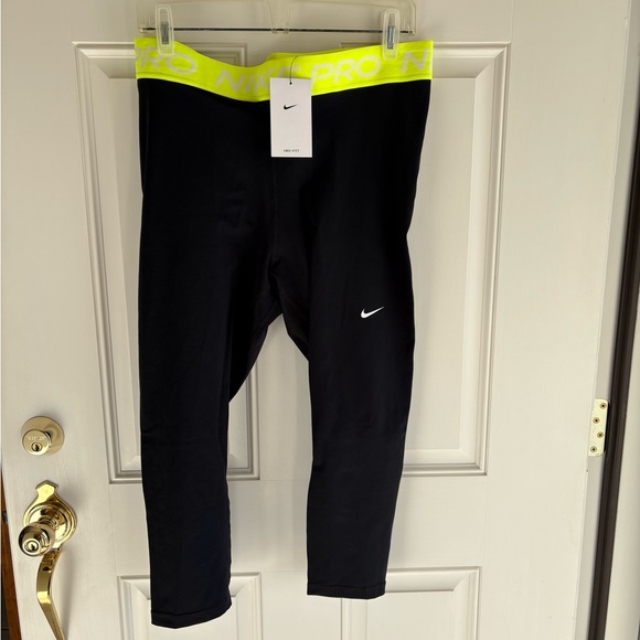 Nike Dri/Fit leggings - Picture 2 of 5